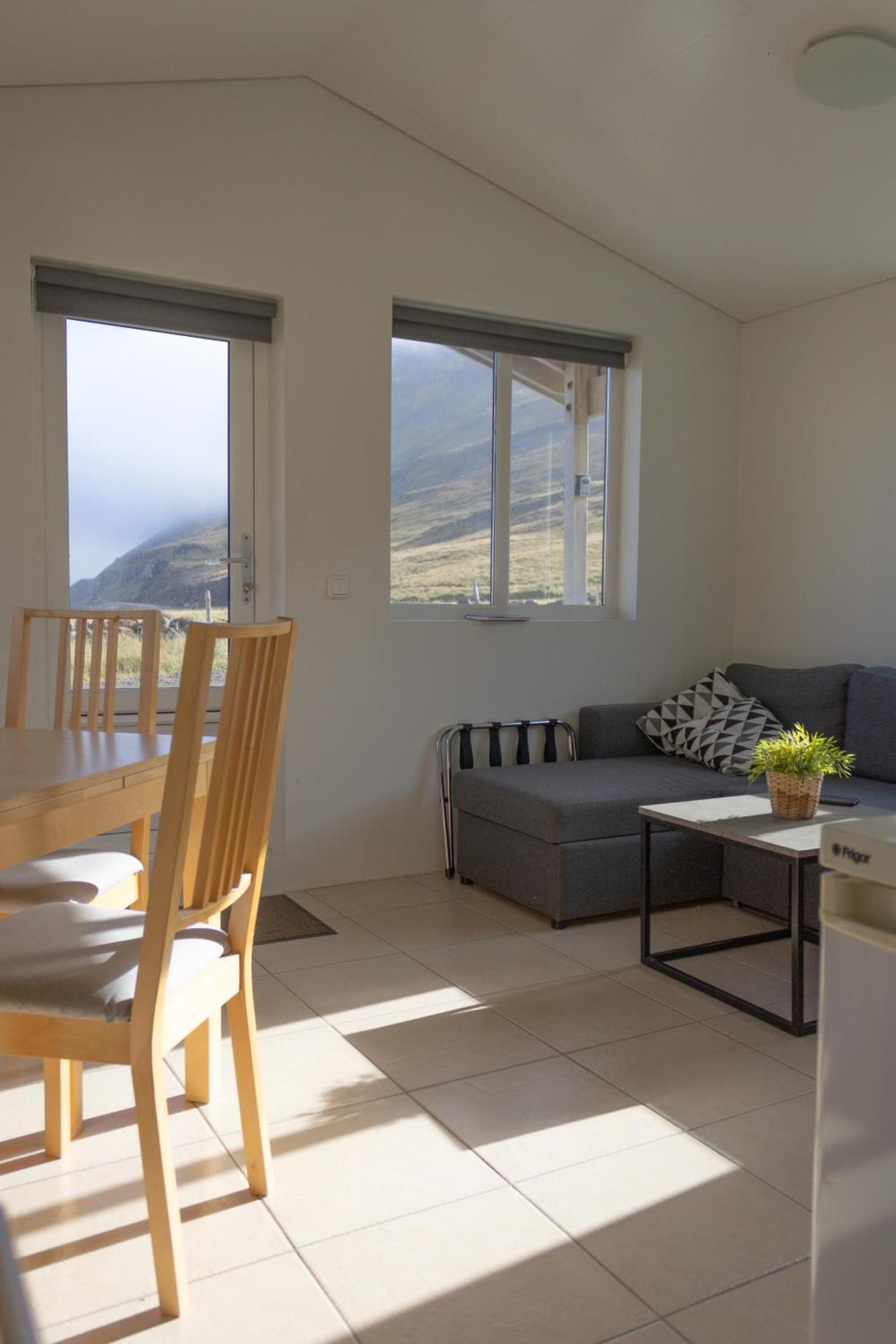 Urdartindur Guesthouse And Cottages Northurfjorthur Екстериор снимка