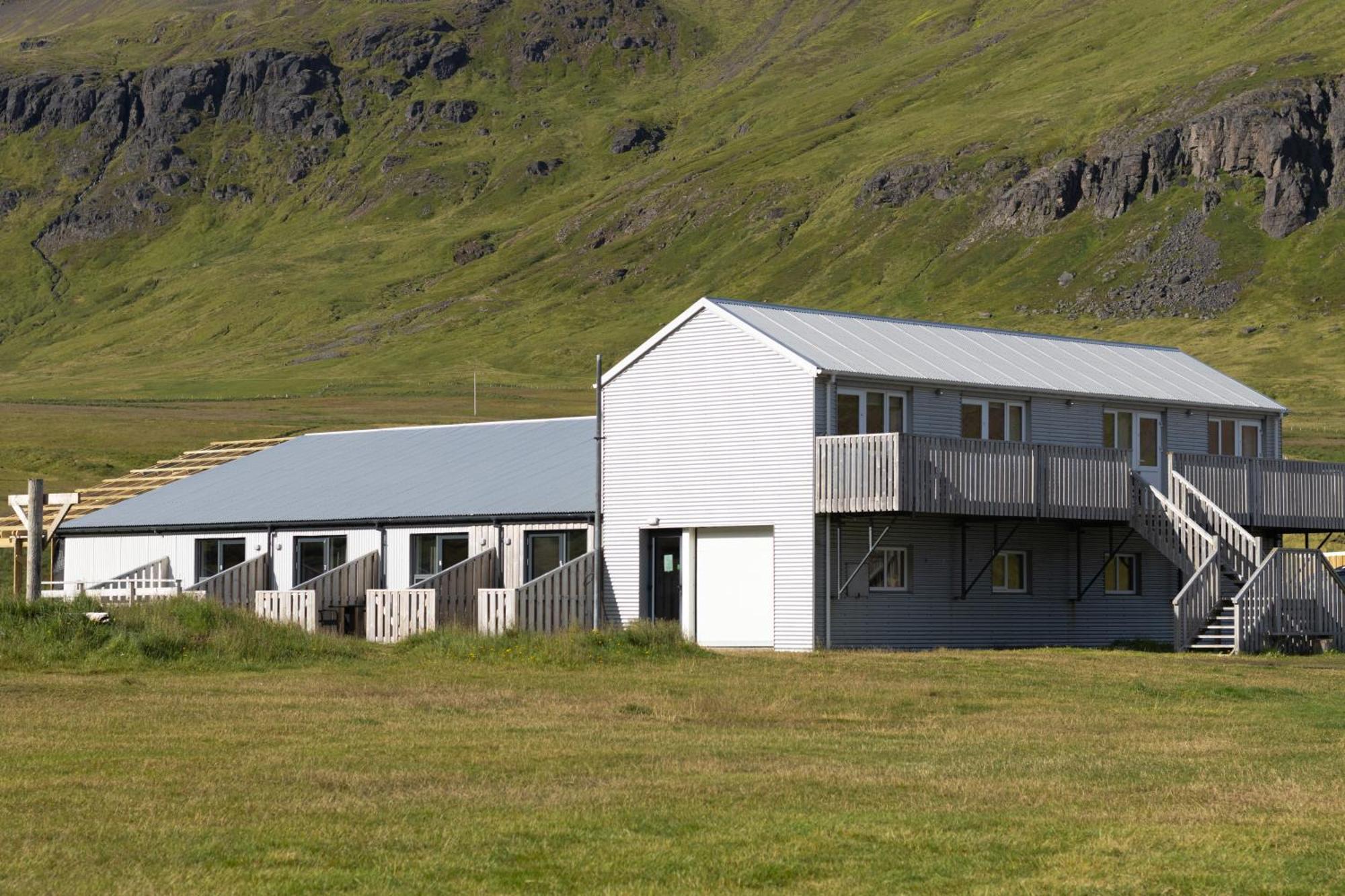 Urdartindur Guesthouse And Cottages Northurfjorthur Екстериор снимка