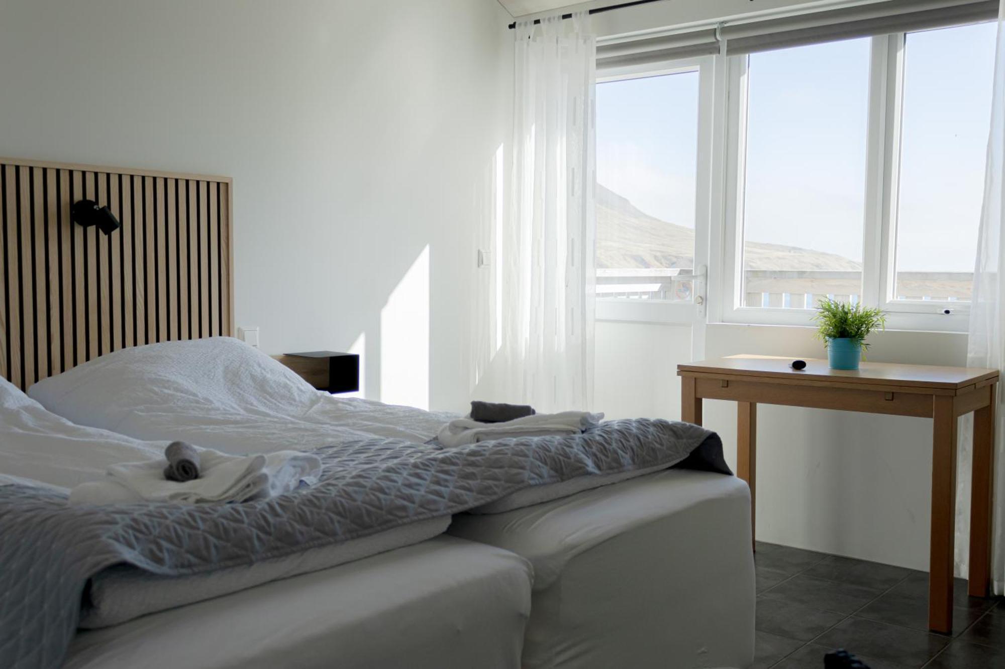 Urdartindur Guesthouse And Cottages Northurfjorthur Екстериор снимка